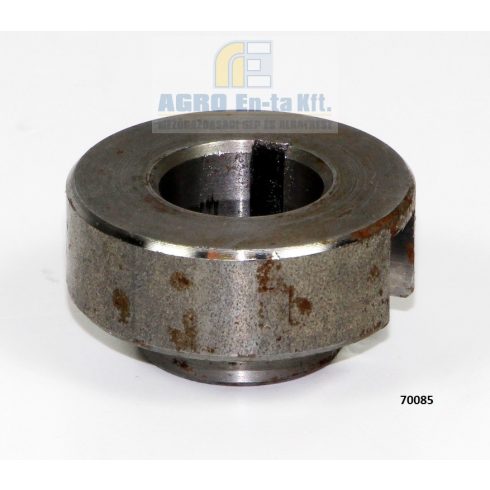 Közdarab - hidraulika szivattyú hajtás 70085