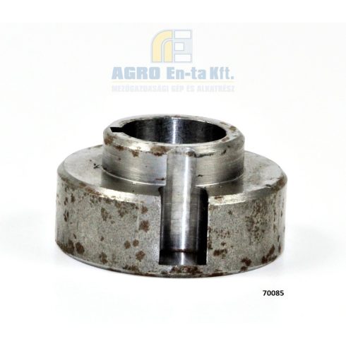 Közdarab - hidraulika szivattyú hajtás 70085